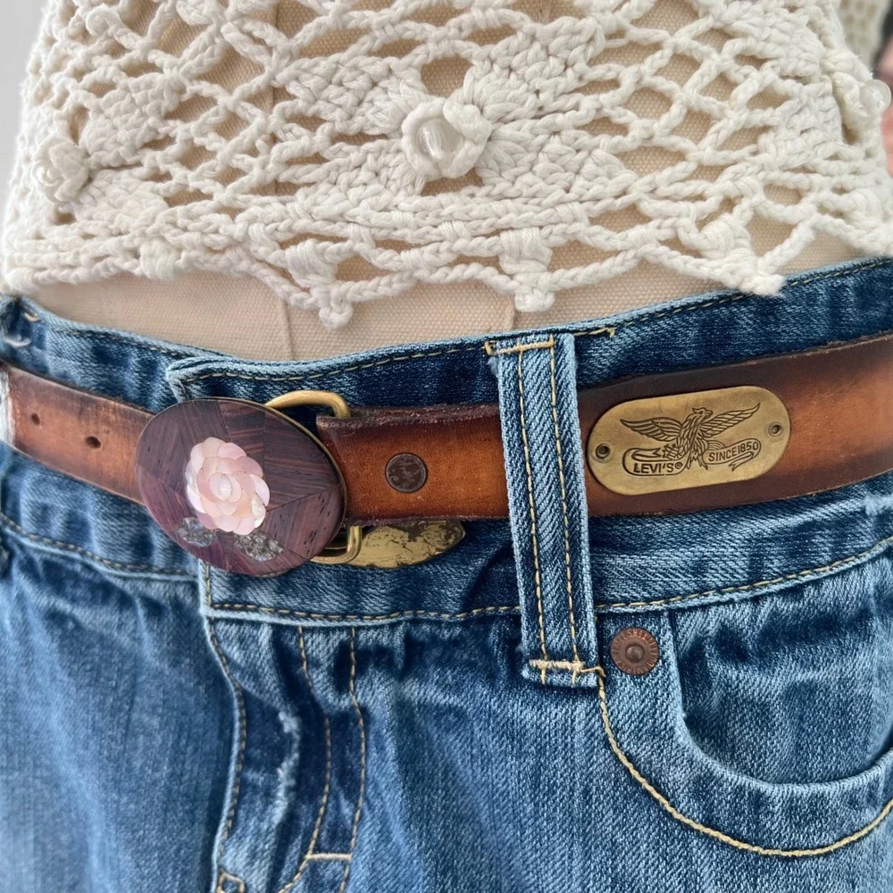 vintage levi's genuine leather belt with cutest iridescent flower buckle